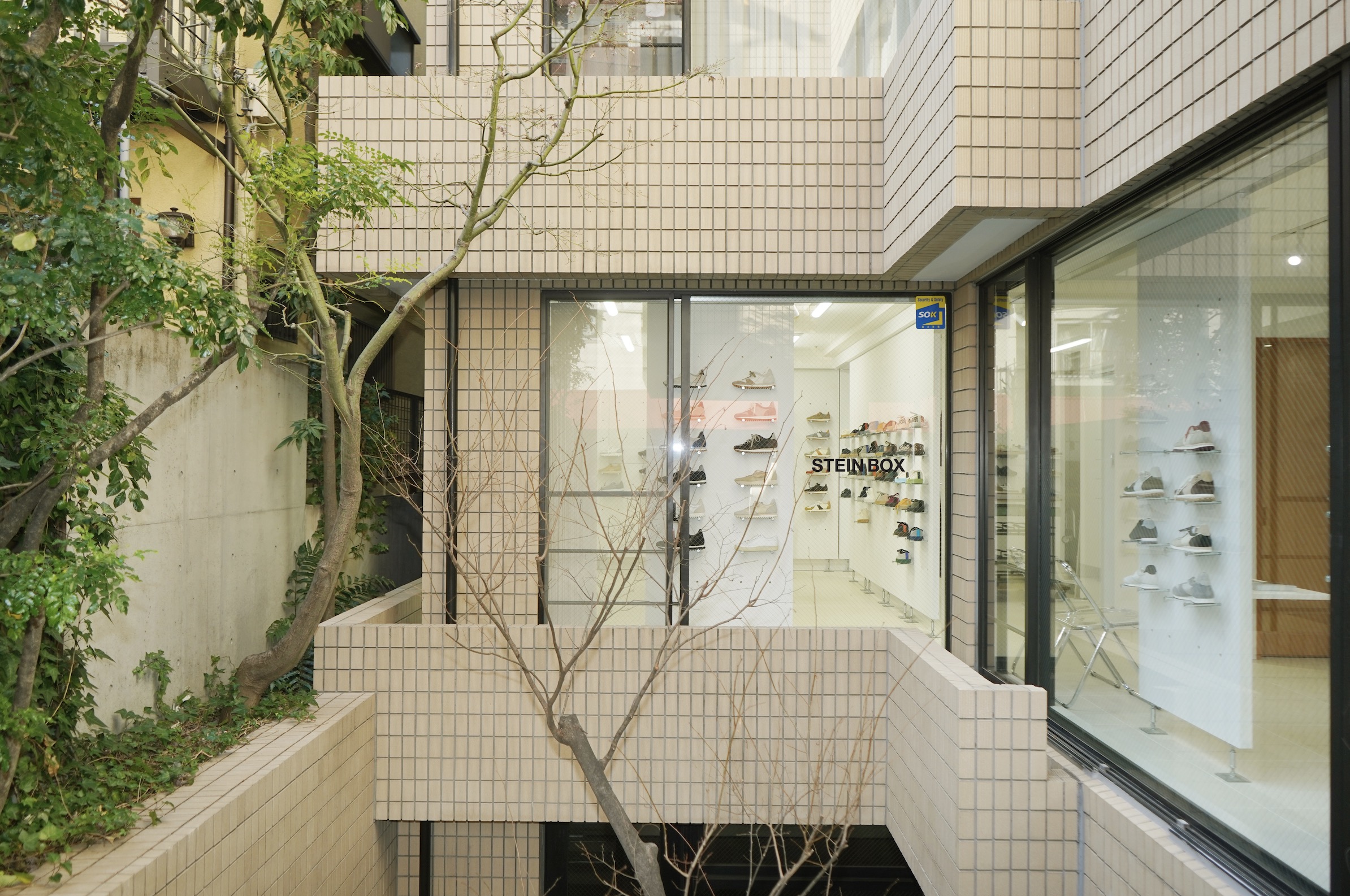 STEIN BOX is a concept store and gallery space created by KLEINSTEIN.