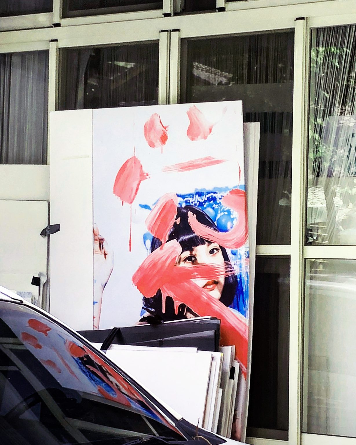 Taipei street photograph from STUDIO VOICE vol.414, showing a painted sign outside a building.